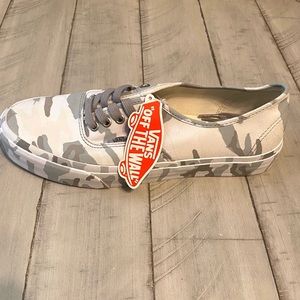 BRAND NEW - Men’s White Camo Vans Shoe